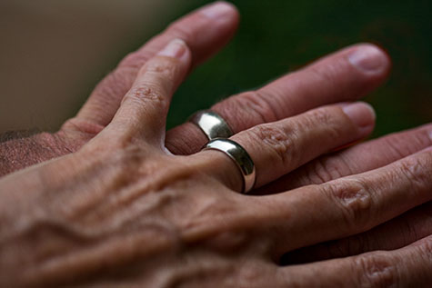 I love these rings So simple White gold because I'm a silver jewelry type