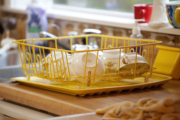 dishes-in-drainboard