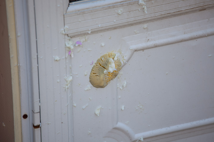 egg on door